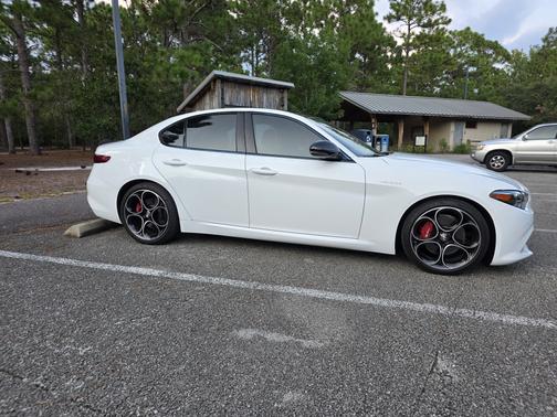 2022 Alfa Romeo Giulia Veloce