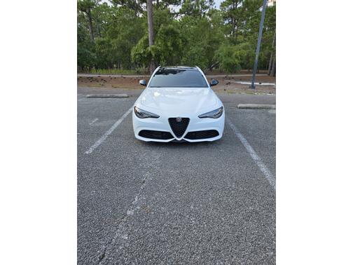 2022 Alfa Romeo Giulia Veloce