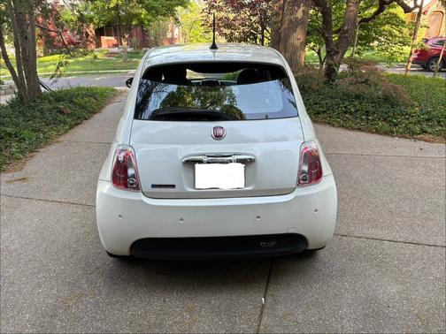 White 2016 FIAT 500e Battery Electric