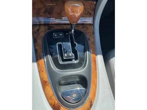 2004 Jaguar XJ8 Base