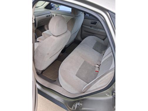 2005 Ford Taurus SE