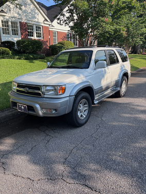 White 2000 Toyota 4Runner Limited