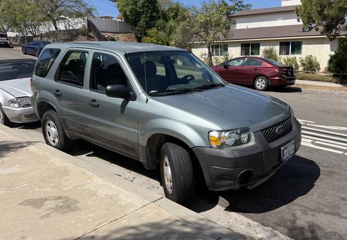 Green 2005 Ford Escape XLS