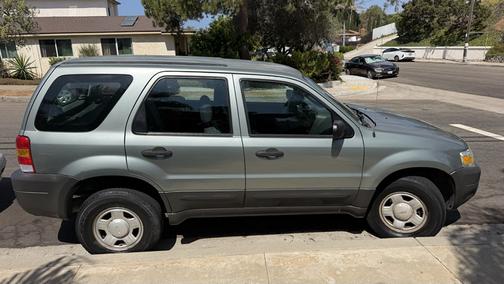 Green 2005 Ford Escape XLS