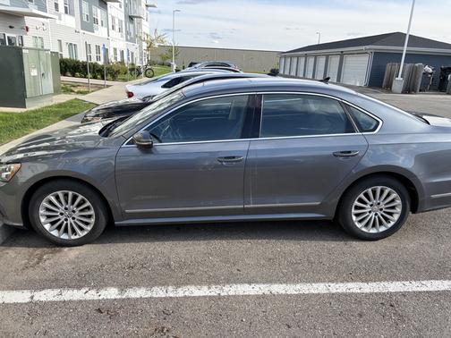 2016 Volkswagen Passat 1.8T SE