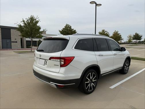 White 2020 Honda Pilot Touring 8-Passenger