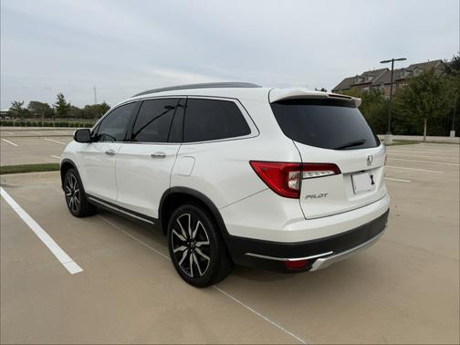 White 2020 Honda Pilot Touring 8-Passenger
