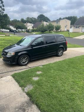Black 2014 Dodge Grand Caravan R/T