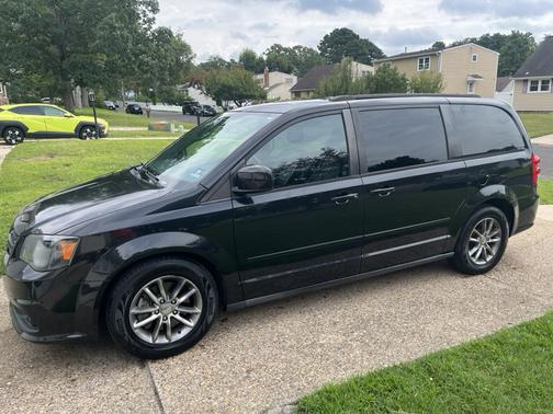 Black 2014 Dodge Grand Caravan R/T