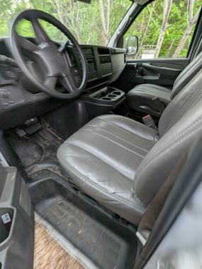White 2007 Chevrolet Express 2500 Cargo