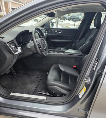 2020 Volvo S60 T5 Momentum