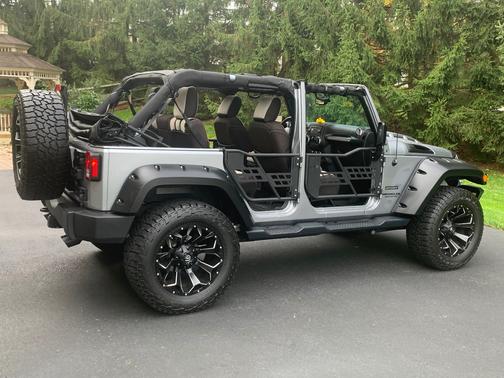 Silver 2016 Jeep Wrangler Unlimited Sport