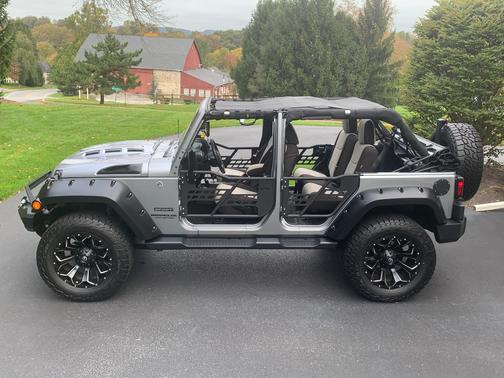 Silver 2016 Jeep Wrangler Unlimited Sport