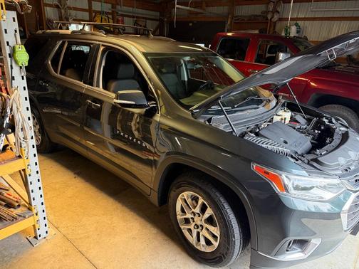 Gray 2018 Chevrolet Traverse LT Cloth