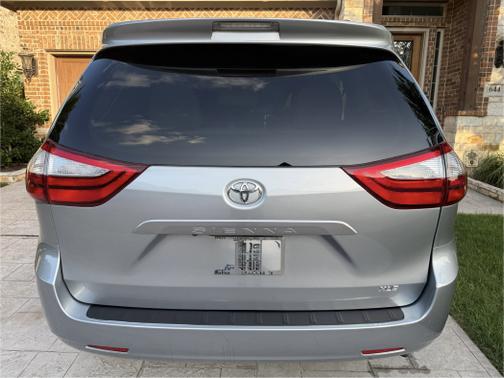 2017 Toyota Sienna XLE Premium