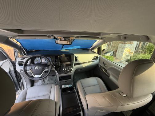 2017 Toyota Sienna XLE Premium