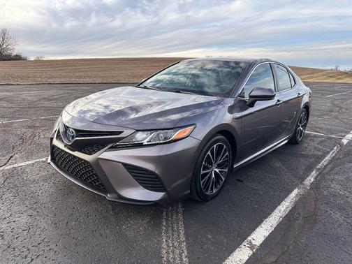 2018 Toyota Camry Hybrid SE