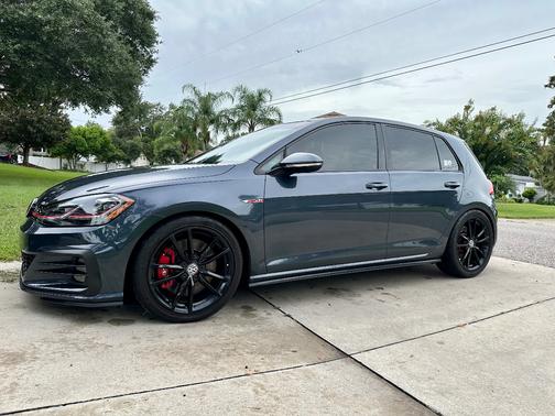 2019 Volkswagen Golf GTI 2.0T SE 4-Door
