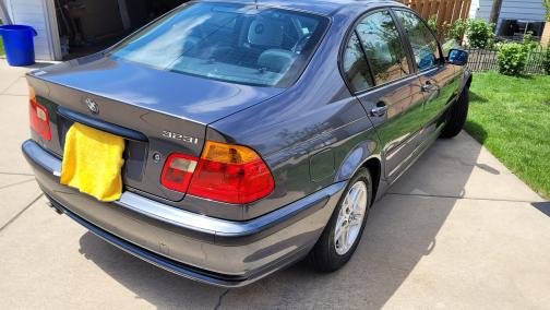 2000 BMW 323 i