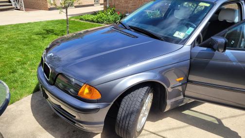 2000 BMW 323 i