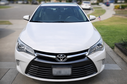 White 2017 Toyota Camry LE