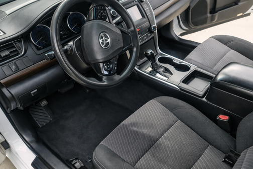 White 2017 Toyota Camry LE