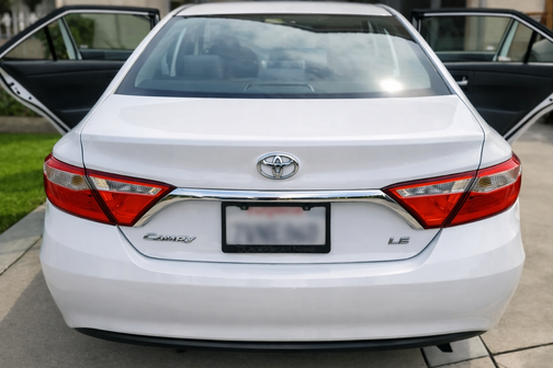 White 2017 Toyota Camry LE