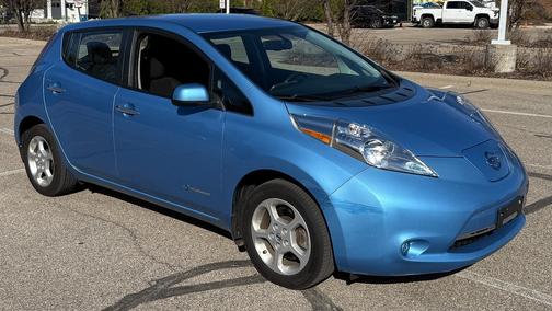 Blue 2014 Nissan Leaf SV