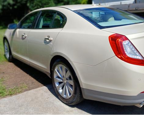 2014 Lincoln MKS Base