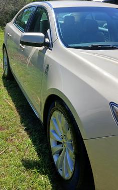 2014 Lincoln MKS Base