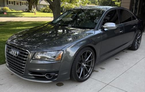 2013 Audi S8 4.0T