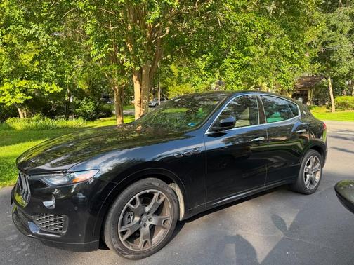 Black 2019 Maserati Levante Base