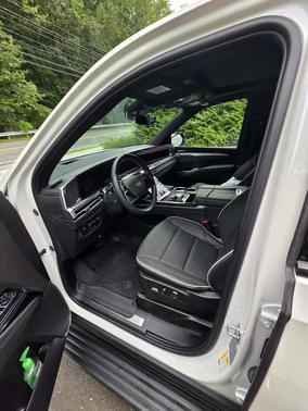 2025 Cadillac Escalade ESV Sport