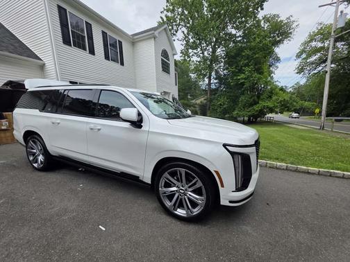2025 Cadillac Escalade ESV Sport