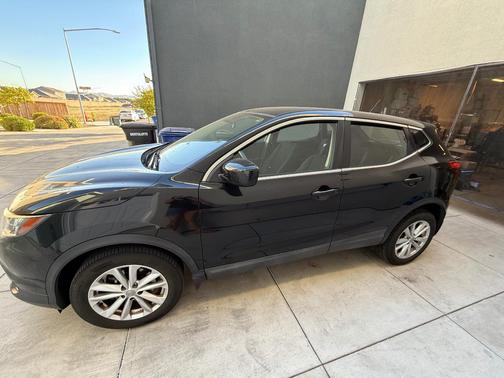 Black 2017 Nissan Rogue Sport S