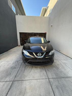 Black 2017 Nissan Rogue Sport S