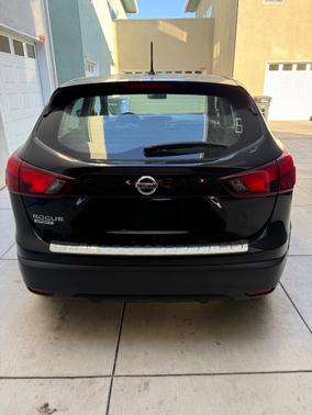 Black 2017 Nissan Rogue Sport S