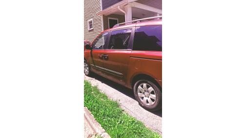 Photo 2 of 8 of 2007 Hyundai Entourage SE