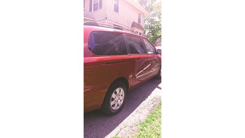 Photo 3 of 8 of 2007 Hyundai Entourage SE