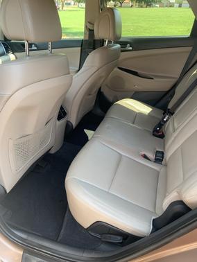 Brown 2017 Hyundai TUCSON SE Plus