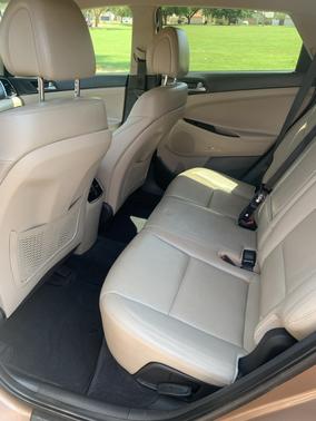 Brown 2017 Hyundai TUCSON SE Plus