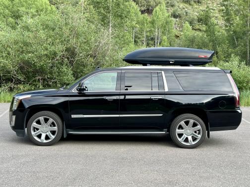Photo 2 of 30 of 2016 Cadillac Escalade ESV Luxury