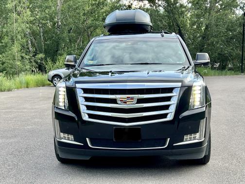 Photo 3 of 30 of 2016 Cadillac Escalade ESV Luxury