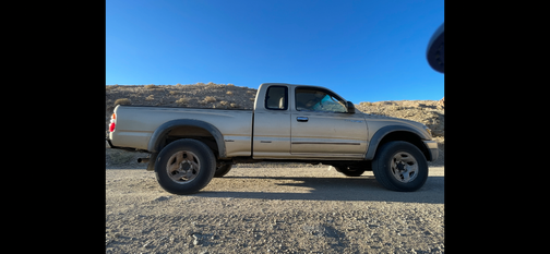 Gold 2001 Toyota Tacoma Xtracab