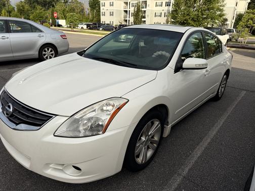 2010 Nissan Altima 3.5 SR