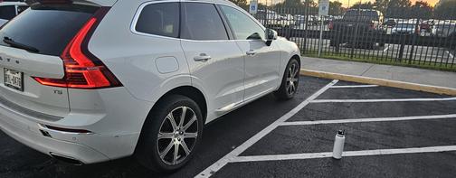 2021 Volvo XC60 T5 Inscription