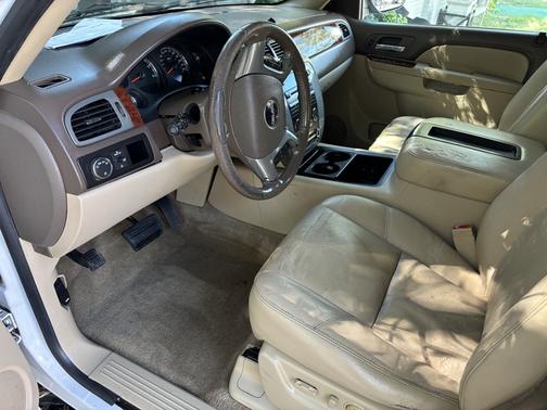 2010 GMC Yukon XL 1500 SLT