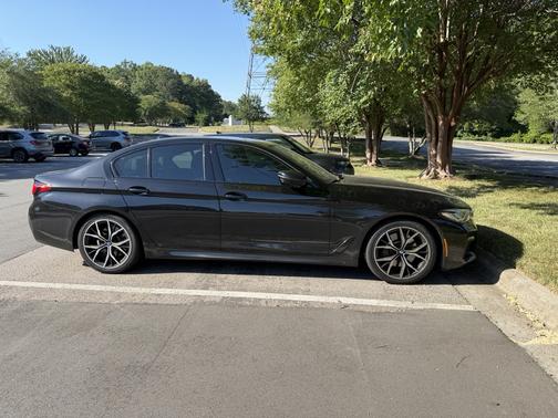 Black 2021 BMW 530 i