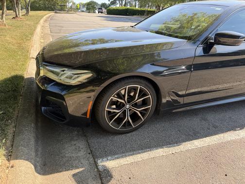 Black 2021 BMW 530 i