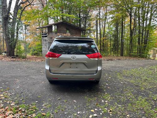 Gray 2013 Toyota Sienna LE
